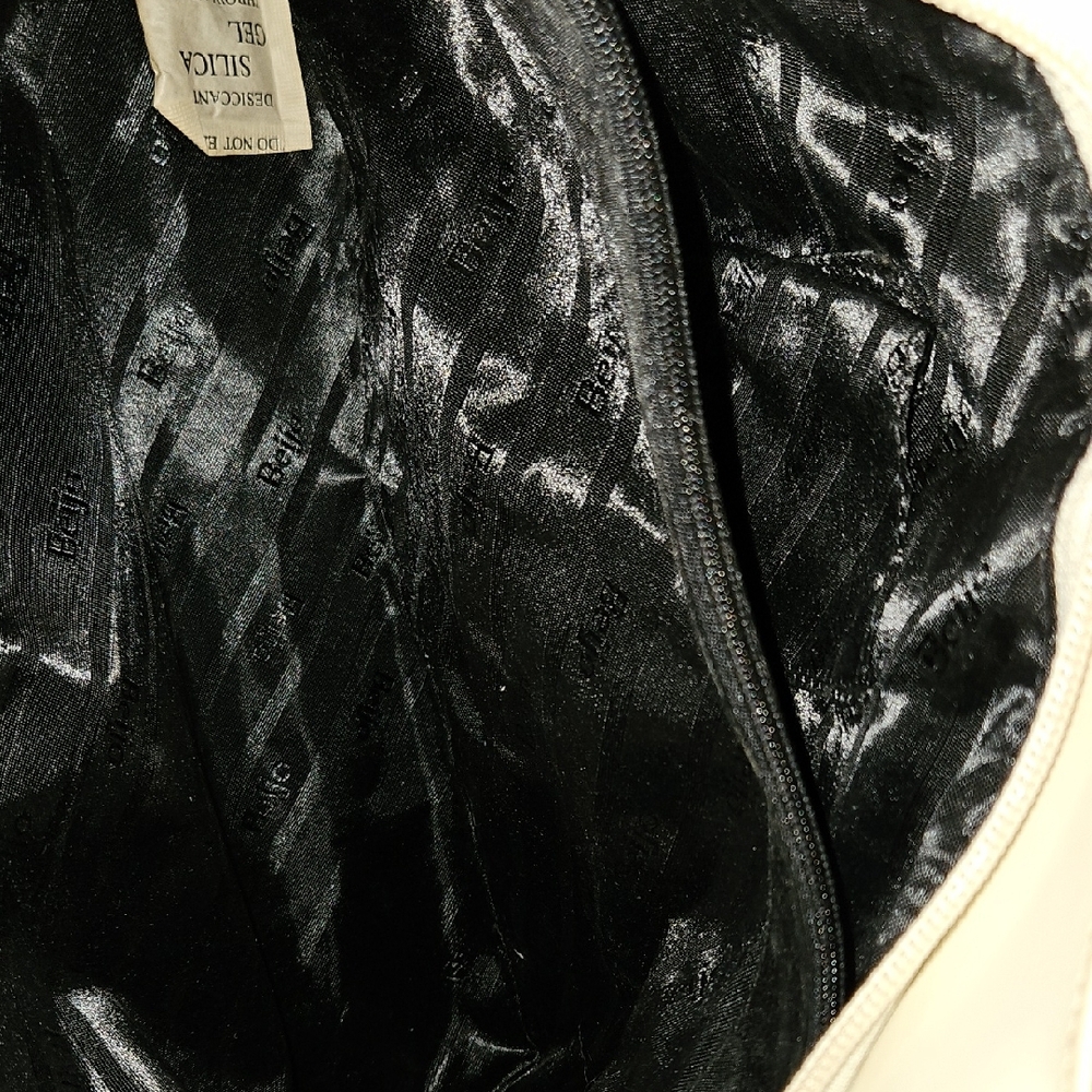 Beijo Glossy Blue and White Tote - Picture 5 of 6